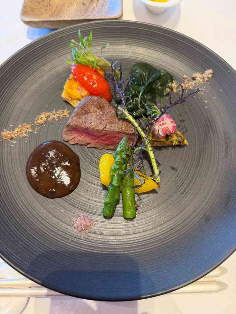 コース料理の試食写真。想像以上の美味しさで驚いた。1品1品のボリュームもあって食べ応えがあった。