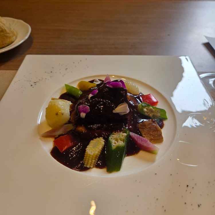 試食は普段の結婚式のものと違うそうです。