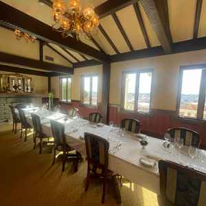 少人数規模対応の披露宴会場。