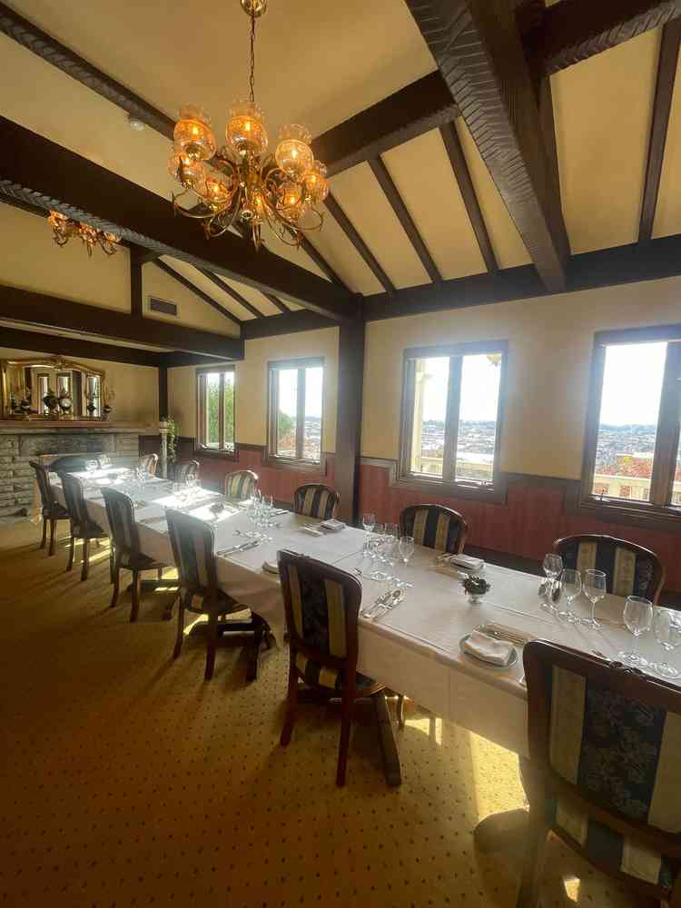 少人数規模対応の披露宴会場。