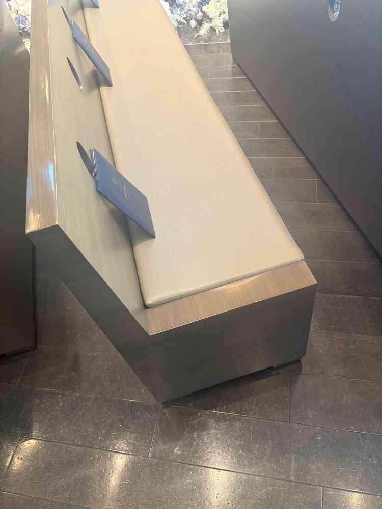 チャペルの椅子は、座り心地の良かったです。