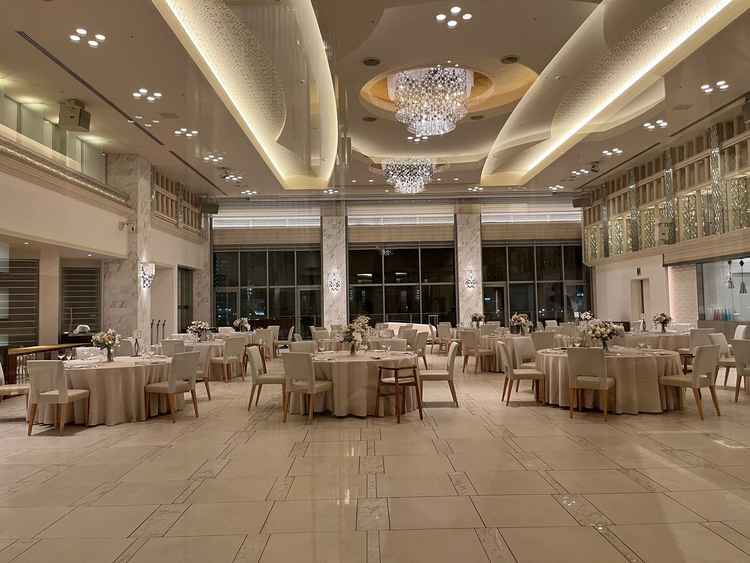 披露宴会場が広くオープンキッチンがあり温かいお料理を運んでいただけるのと景色が綺麗なのが良かったです