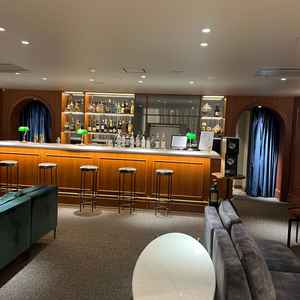 バーの部分は雰囲気が変わりおしゃれでした。