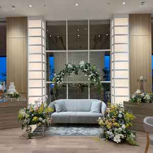 1番気に入った披露宴会場です。木目調の内装で、堅苦しくない雰囲気が好みでした。