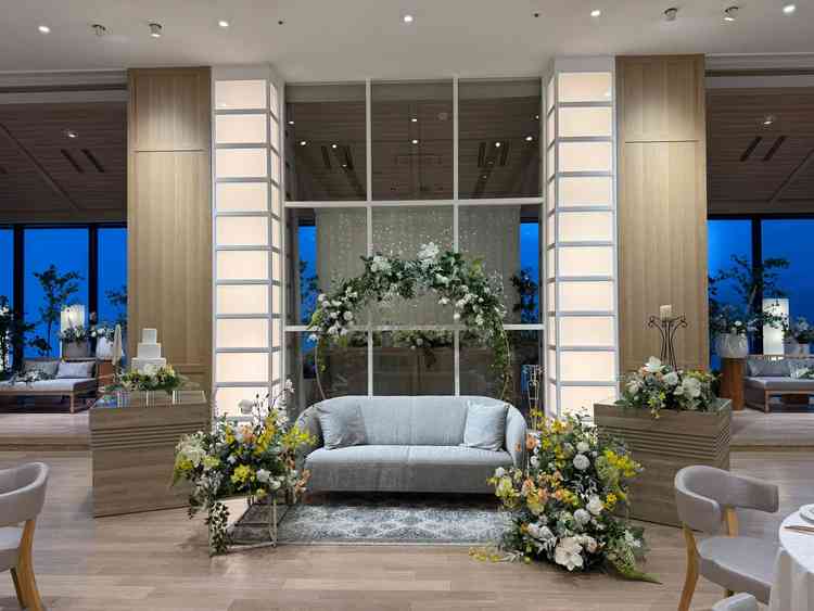 1番気に入った披露宴会場です。木目調の内装で、堅苦しくない雰囲気が好みでした。