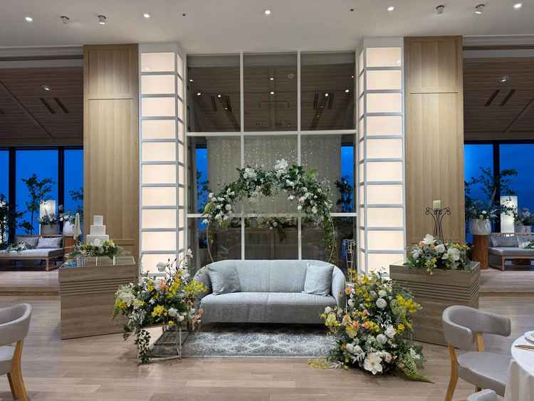 1番気に入った披露宴会場です。木目調の内装で、堅苦しくない雰囲気が好みでした。