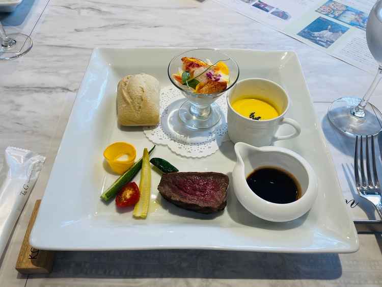 試食した料理の写真です。
