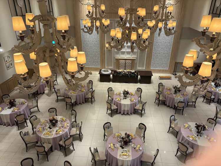 披露宴会場のオランジェリーは洗練されていて綺麗。