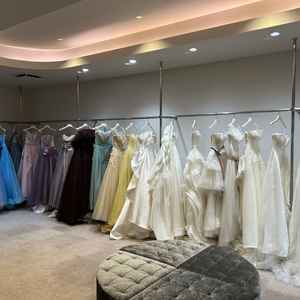 ドレスも提携しており、その場でドレスの雰囲気が見られるのがいいなと感じました。