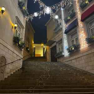 式場外の大階段