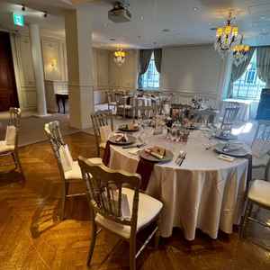 披露宴会場はゲスト50人想定の私たちにとって丁度良いと感じた。