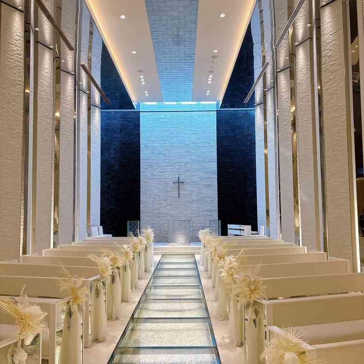 白を基調としたチャペル