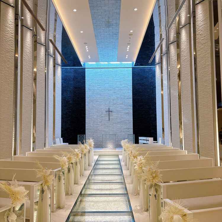 白を基調としたチャペル