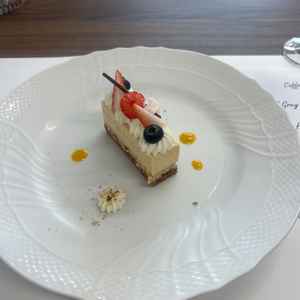 デザートは甘すぎず上品な味わいでした