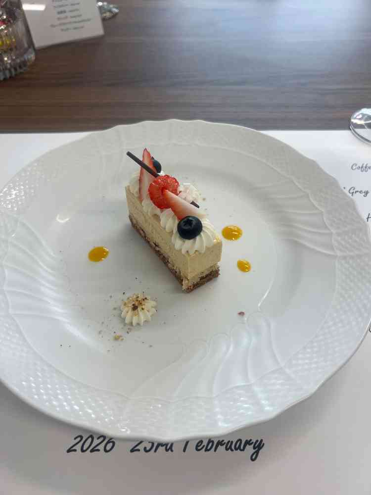 デザートは甘すぎず上品な味わいでした