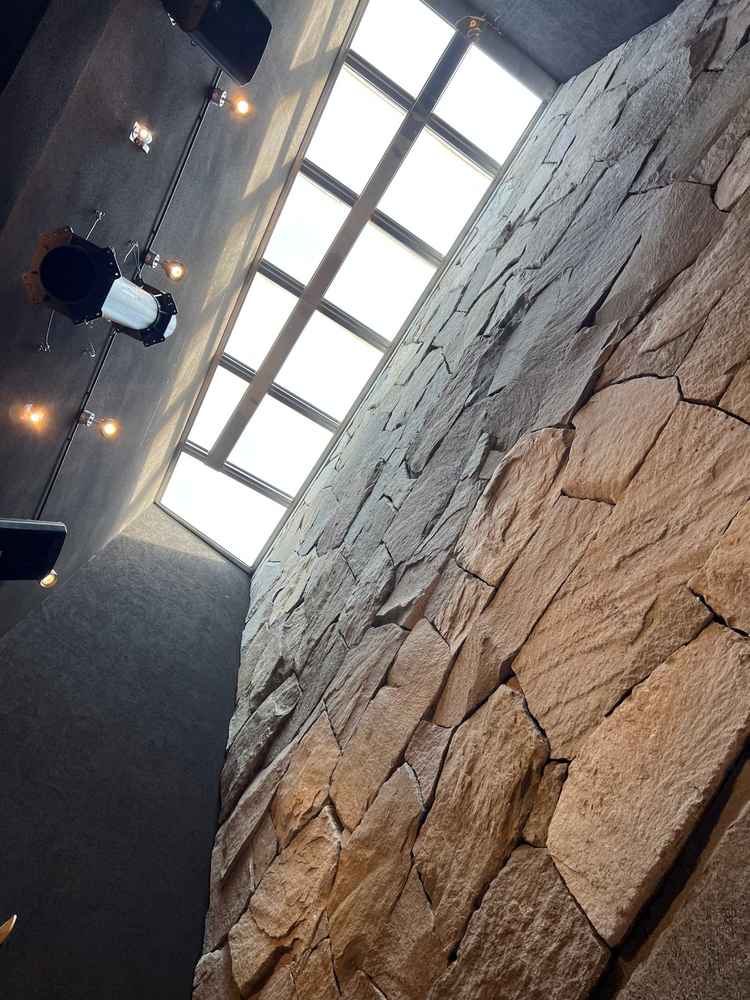 天気に左右されず光が入ってくるようでした。