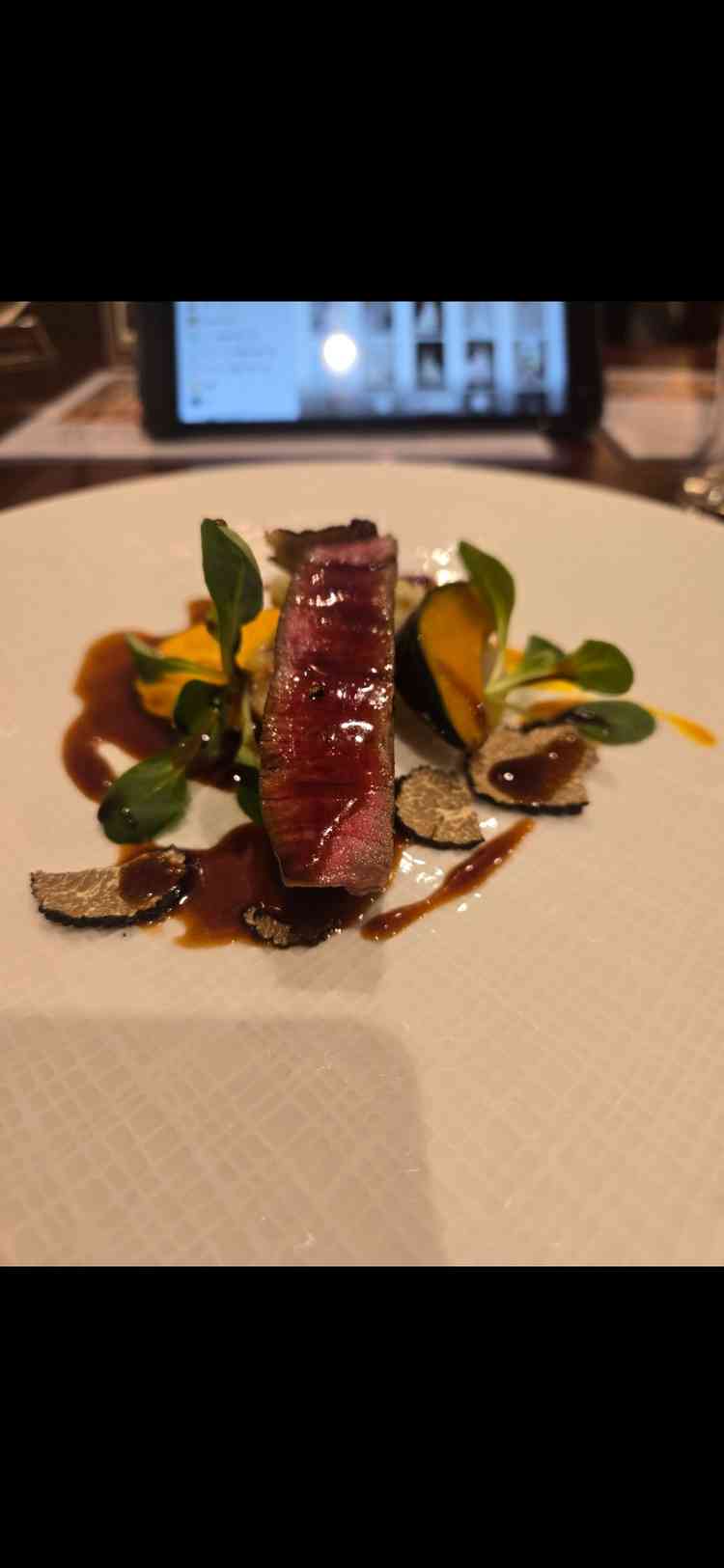 試食もあり、シェフが回って好みのソースをかけてくださった