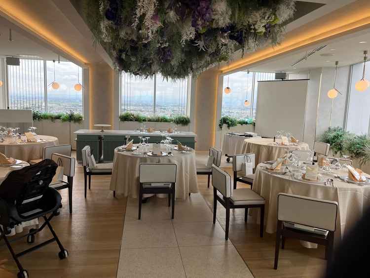 少人数向けの披露宴会場。