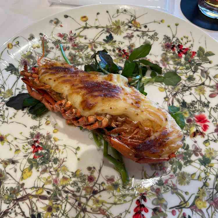 魚料理　美味しかったが、少し食べにくい