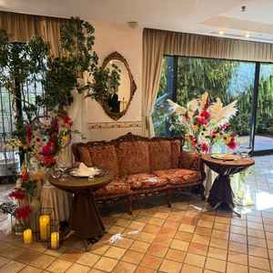 地下にある会場にもしっかり光が届いて明るい雰囲気