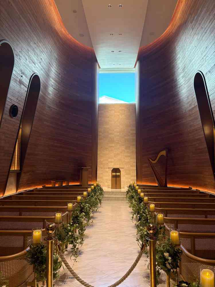 チャペルの雰囲気が他にないようなで素敵でした。また、わんちゃんokなのも魅力的でした！