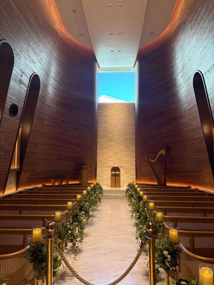 チャペルの雰囲気が他にないようなで素敵でした。また、わんちゃんokなのも魅力的でした！