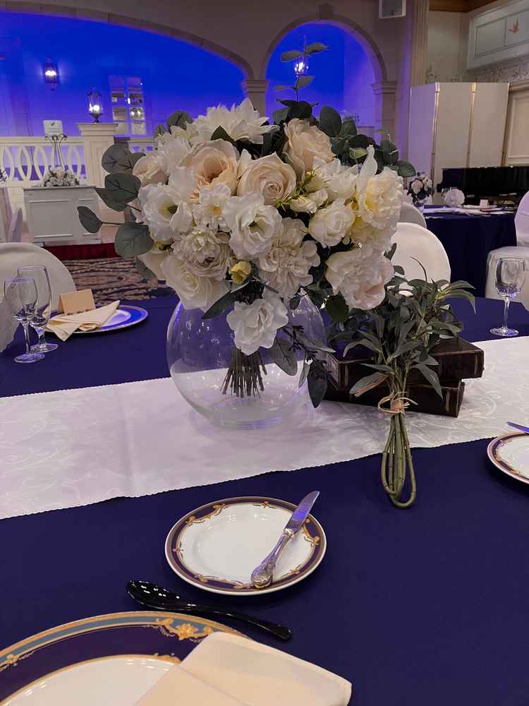 大人数用の披露宴会場です。こちらは豪勢な作りの内装となっており、大人数でも楽しめる空間となっていまし