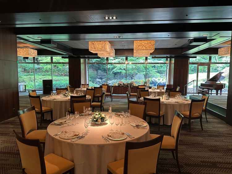 披露宴会場でも緑を感じることができ、また、広さもありとてもよい空間に感じた。