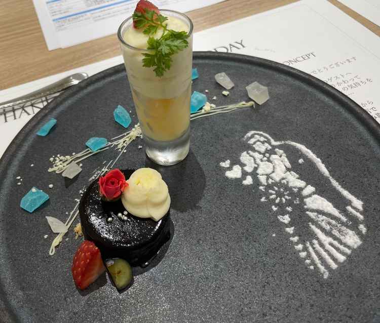 デザート試食。挙式会場にもあった星空をイメージした琥珀糖？が素敵だった。