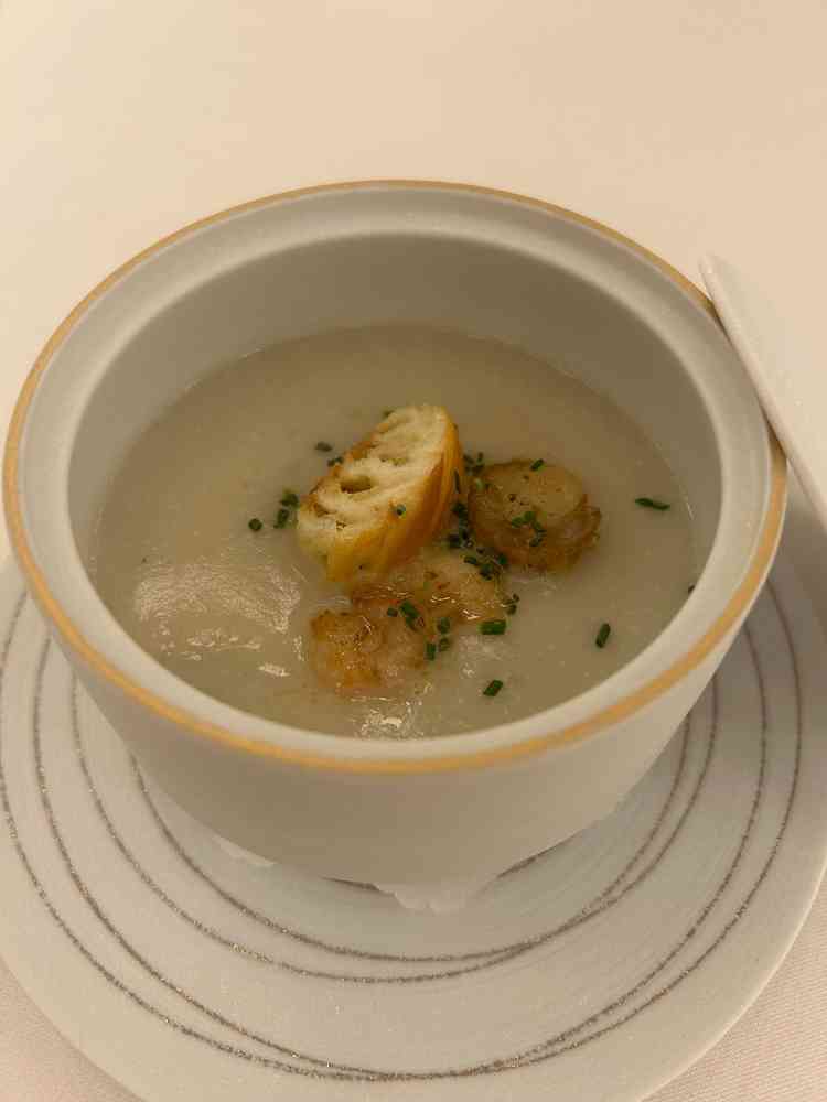 カマンベールチーズと小海老 貝柱のロワイヤル季節野菜のポタージュ仕立て
