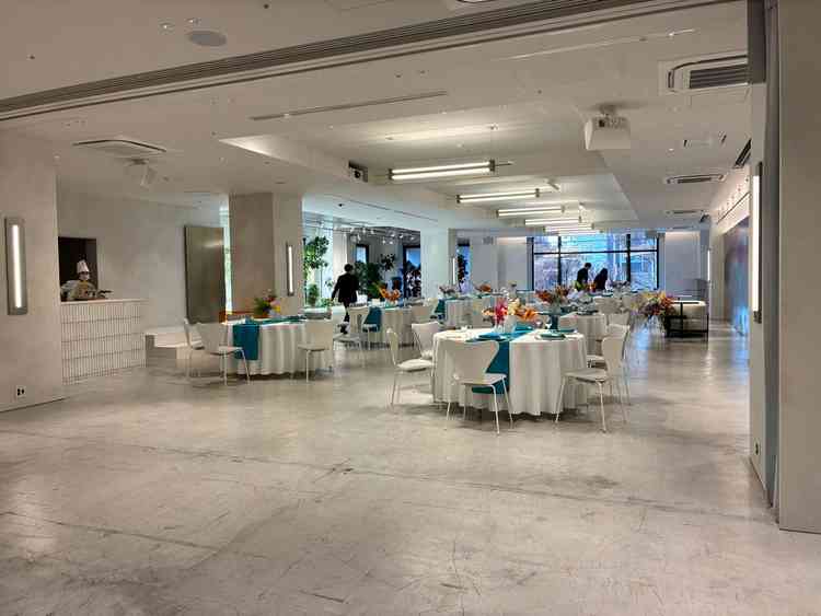 あまり見たことのない披露宴の会場で一目惚れしました。オシャレでした！