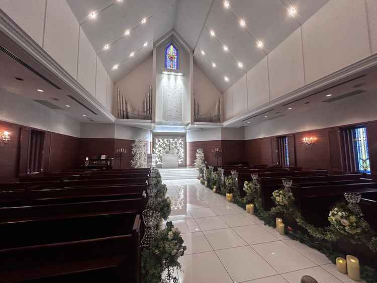 チャペル内装。グリーンホワイト。