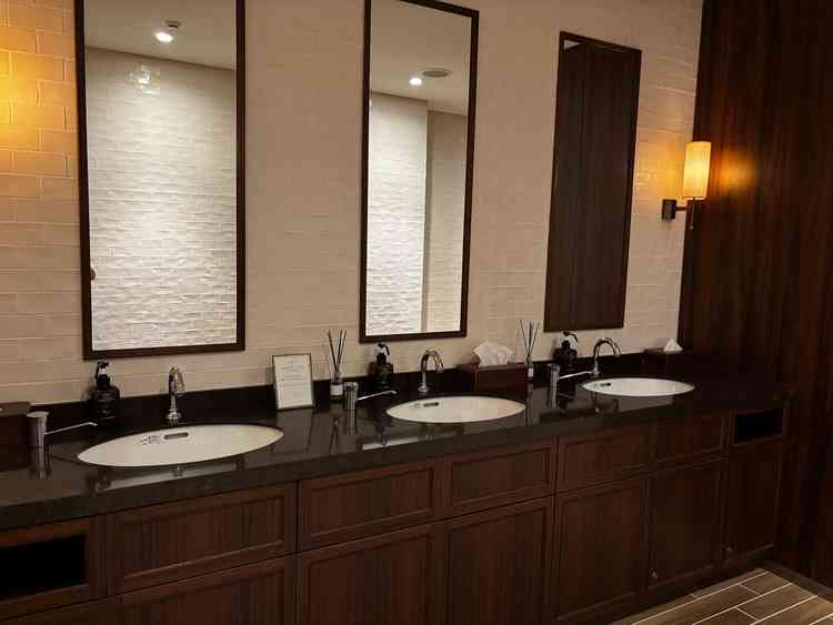 当たり前かもしれませんが、とても清潔感のあるお手洗い。コロナ禍になってから、私は特に重視しています。