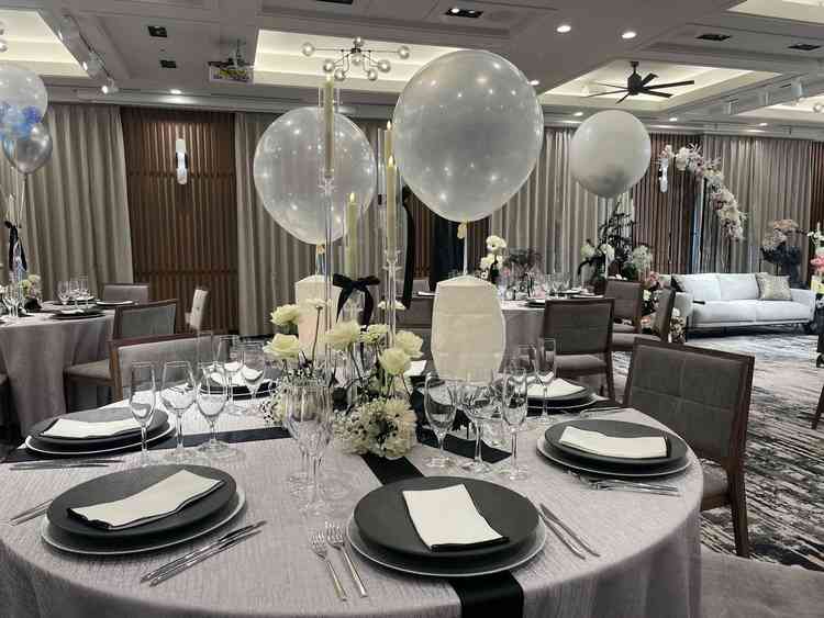 ザシックの会場。オープンキッチンや小さな部屋もあり、大人な雰囲気の会場です。