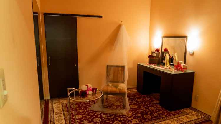 お色直し部屋　白色と黒色があり良い