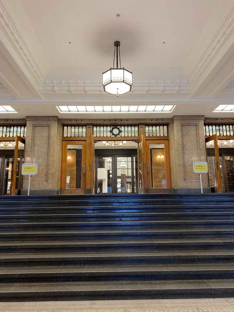 エントランスの様子②　エントランスで挙式できるのも良い