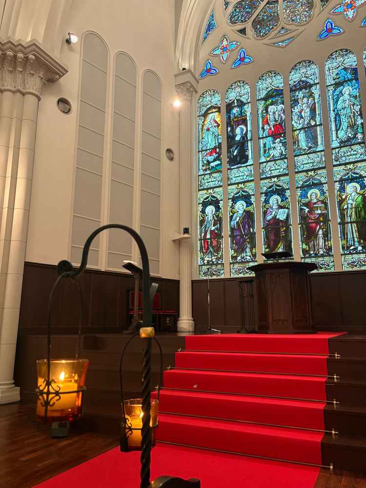 キリスト教式を希望していたため、雰囲気がとてもマッチしていた。パイプオルガンもあり荘厳な雰囲気だった