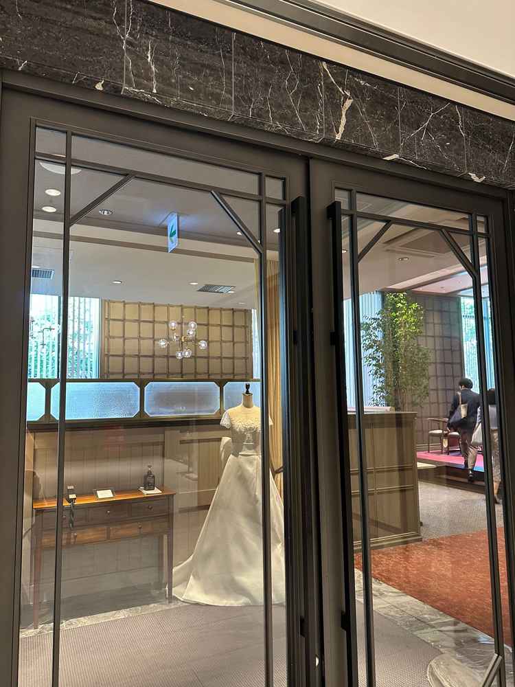 ブライダルオフィス入り口、こちらに本日伺いました。