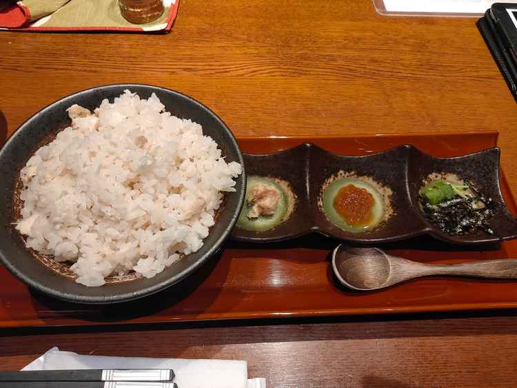 試食（鯛めし）の写真です。