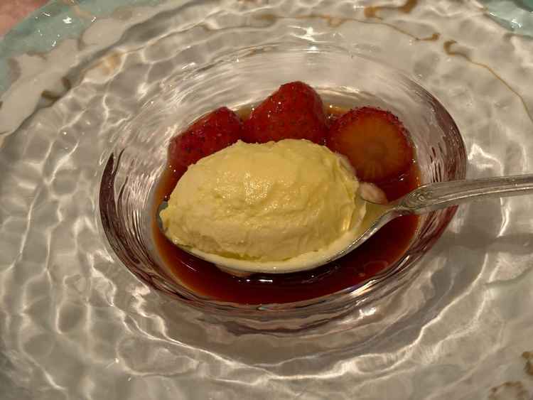 料理演出のあるデザート