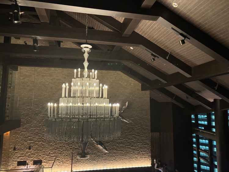 シャンデリアが素敵でした。東京タワーがとても綺麗に見えるので、ゲストからとても喜ばれると思いました！