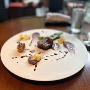 試食会にてメインディシュ。お肉もジューシーで美味しかった