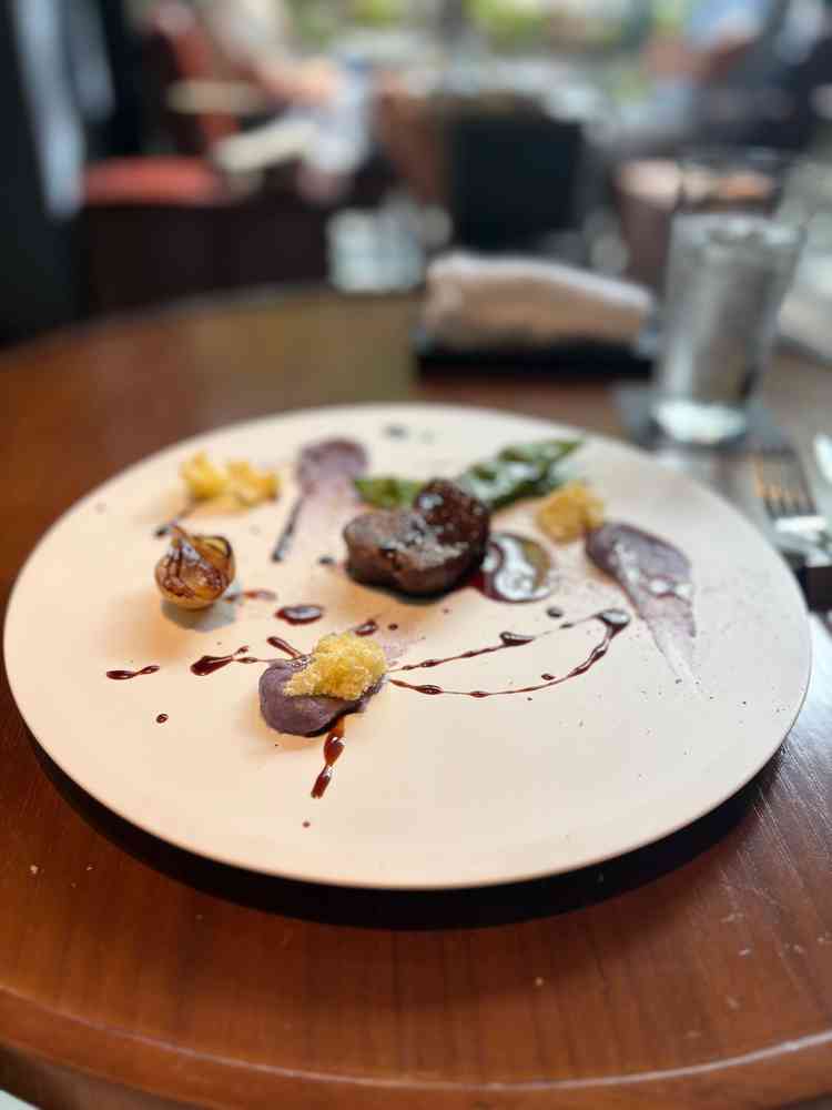 試食会にてメインディシュ。お肉もジューシーで美味しかった