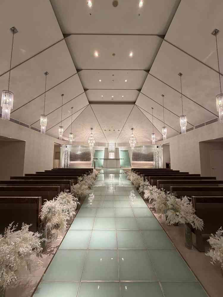 チャペル。バージンロードを歩かせてもらいました