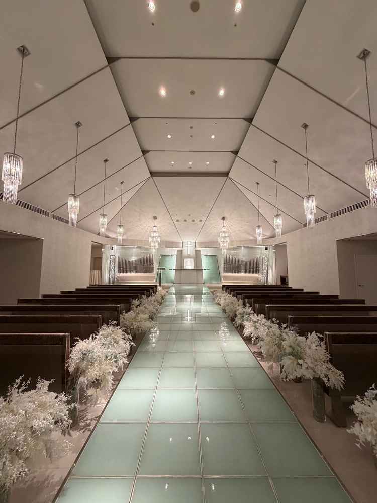 チャペル。バージンロードを歩かせてもらいました