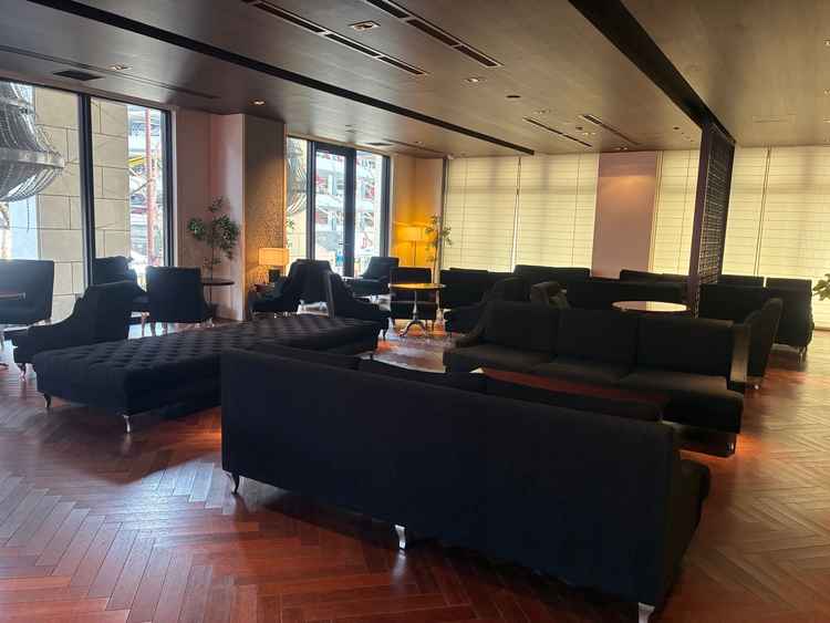 待合スペースは広々してました。