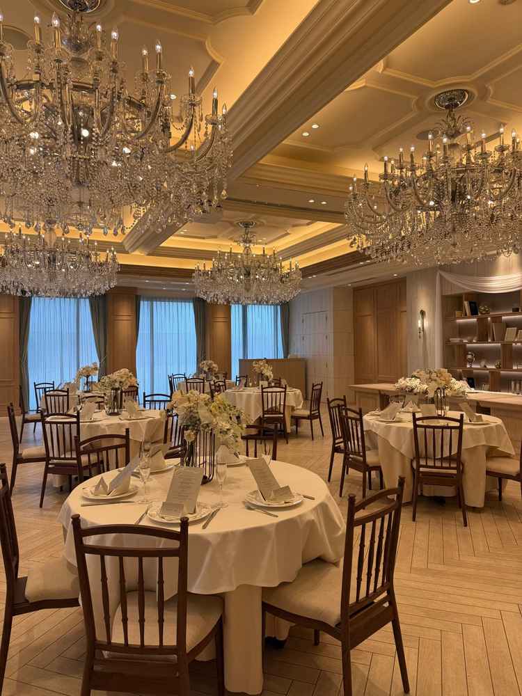 1Fの会場。1番リーズナブルで、シンプルで、派手なのが苦手な私は1番良いと思った。