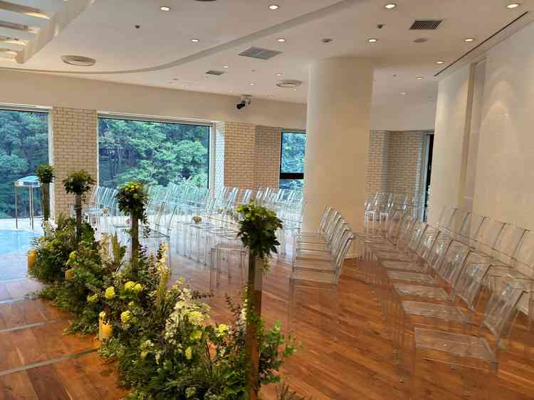 木の温もりを感じる挙式会場