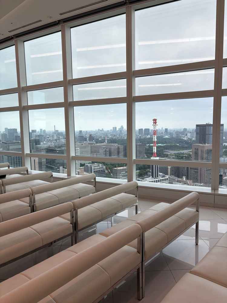 挙式会場のゲスト席