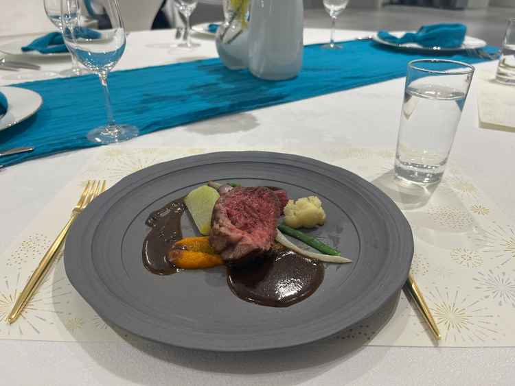 メイン料理の試食。レストランで食べるよりも美味しかったです